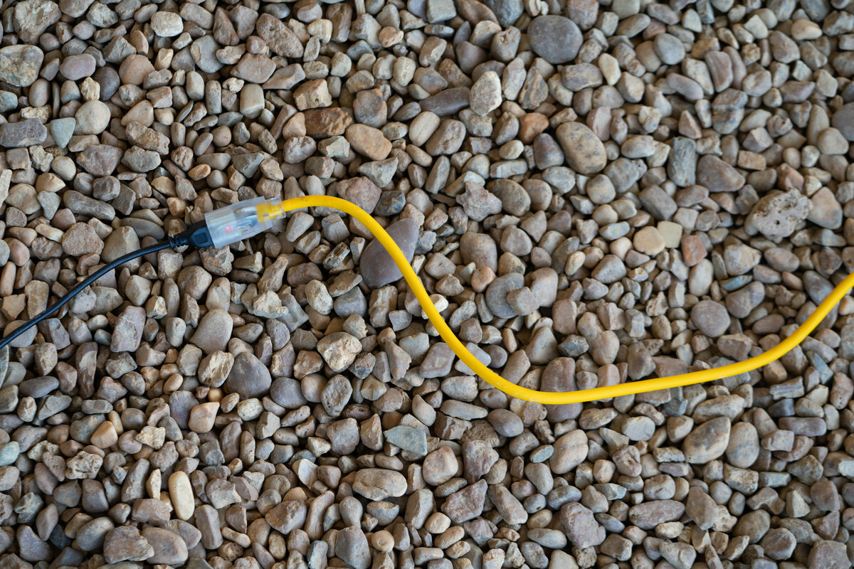 SOUTHWIRE, POLAR SOLAR 14/3 SJEOOW 25' YELLOW OUTDOOR COLD WEATHER EXTENSION CORD WITH POWER LIGHT INDICATOR