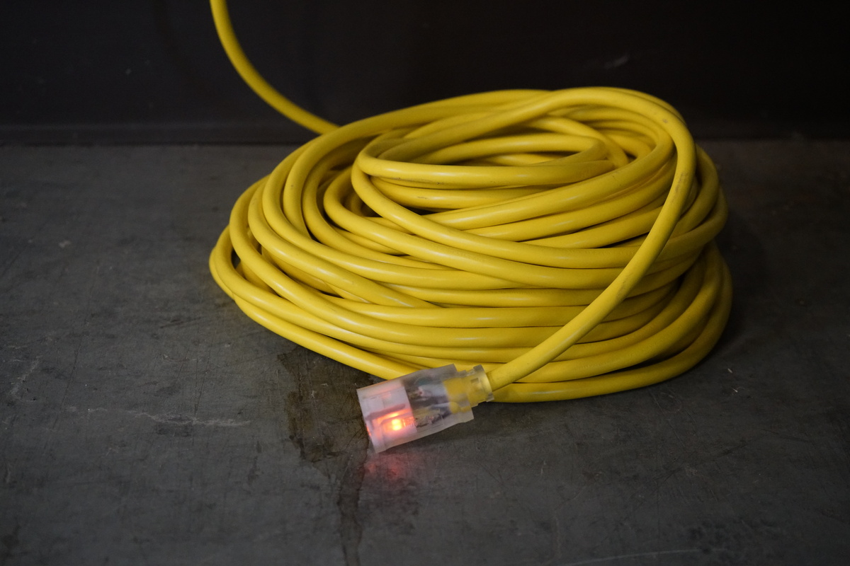 12/3 SJTW Yellow Outdoor Extension Cord Lighted End 25' 969.525126