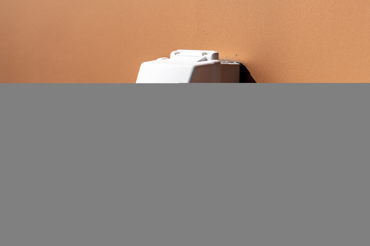 1-GANG WHILE IN-USE COVER RATED EXTRA DUTY 18 IN 1, WHITE