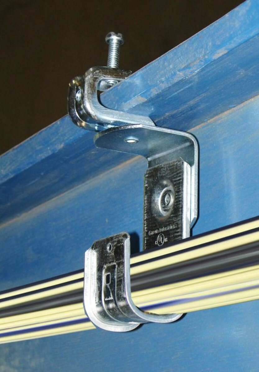 J CABLE SUPPORT HOOK W/ 1/BEAM CLAMP ATTACHMENT, 4", 25 PACK