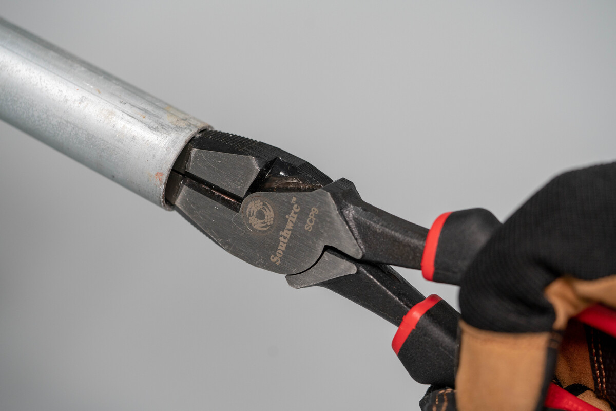 9" Side Cutting Pliers w/ Comfort Grips