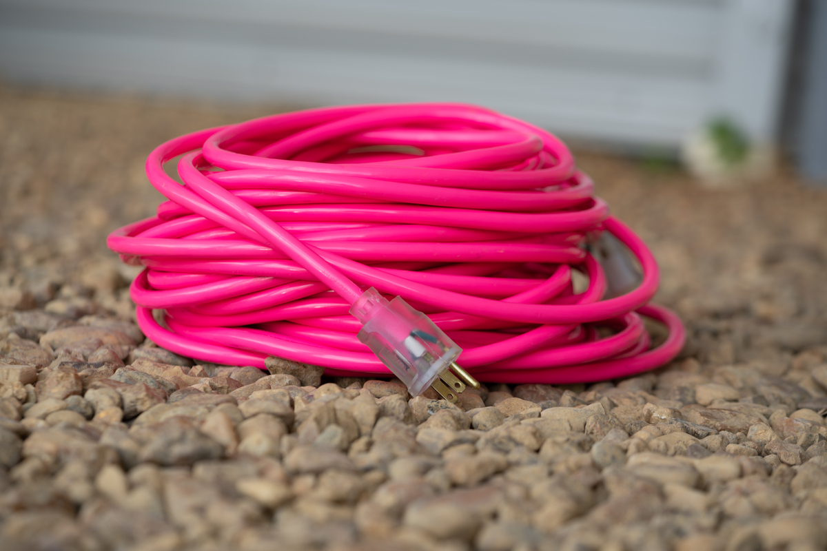 Southwire 2579SW000A 12/3 Heavy-Duty 15-Amp SJTW High Visibility General Purpose Extension Cord with Lighted End, 100