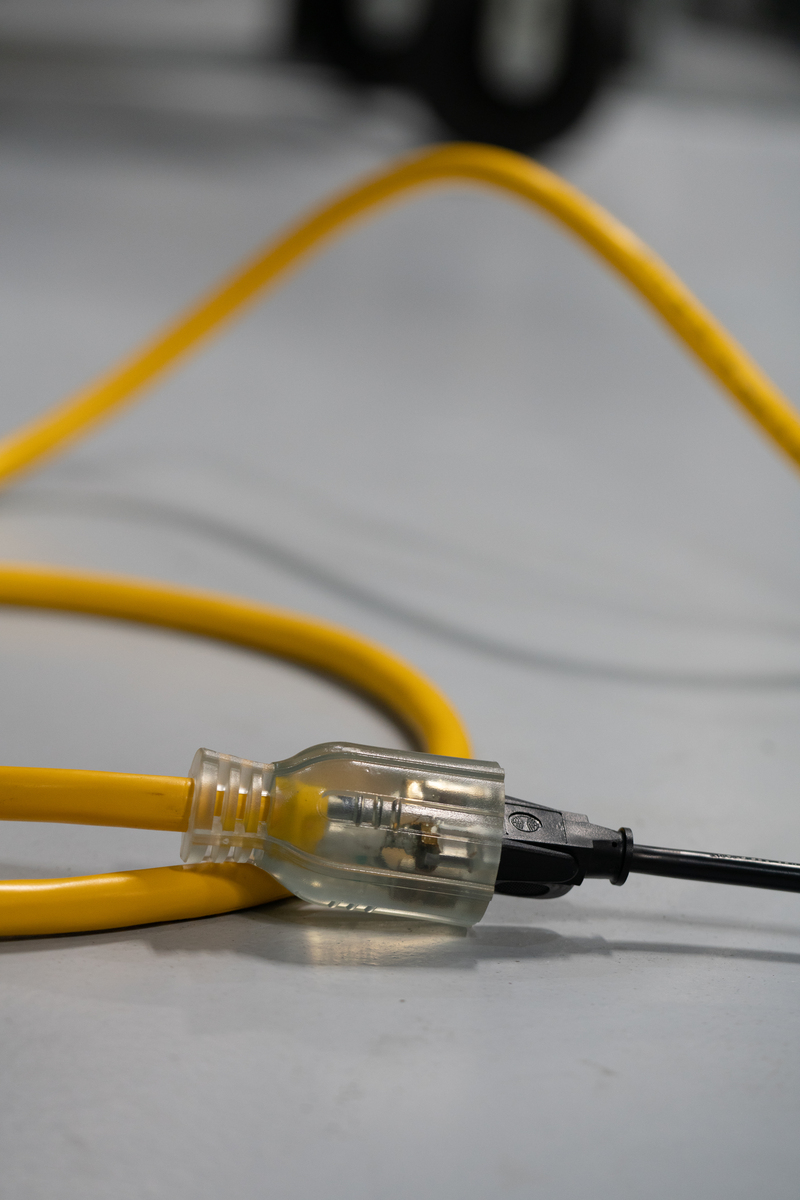 SOUTHWIRE, 10/3 SJTOW 50' YELLOW GENERATOR EXTENSTION CORD WITH YELLOW5-20 PLUG AND POWER LIGHT INDICATOR RECEPTACLE