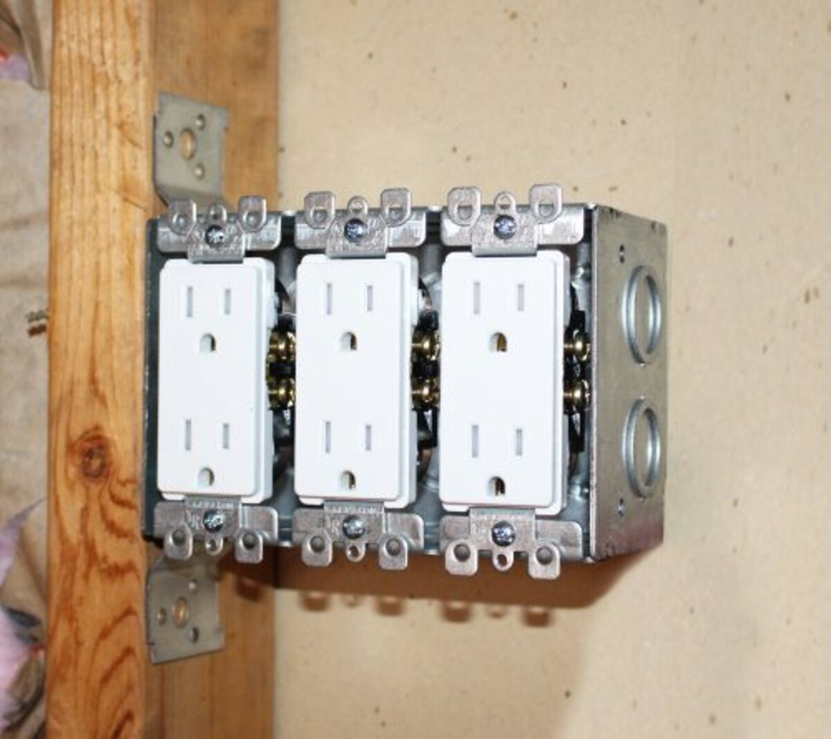 Three Gang Bracketed Masonry Box, 3-1/2" Deep - Non-Gangable, W/ ConduitKO's