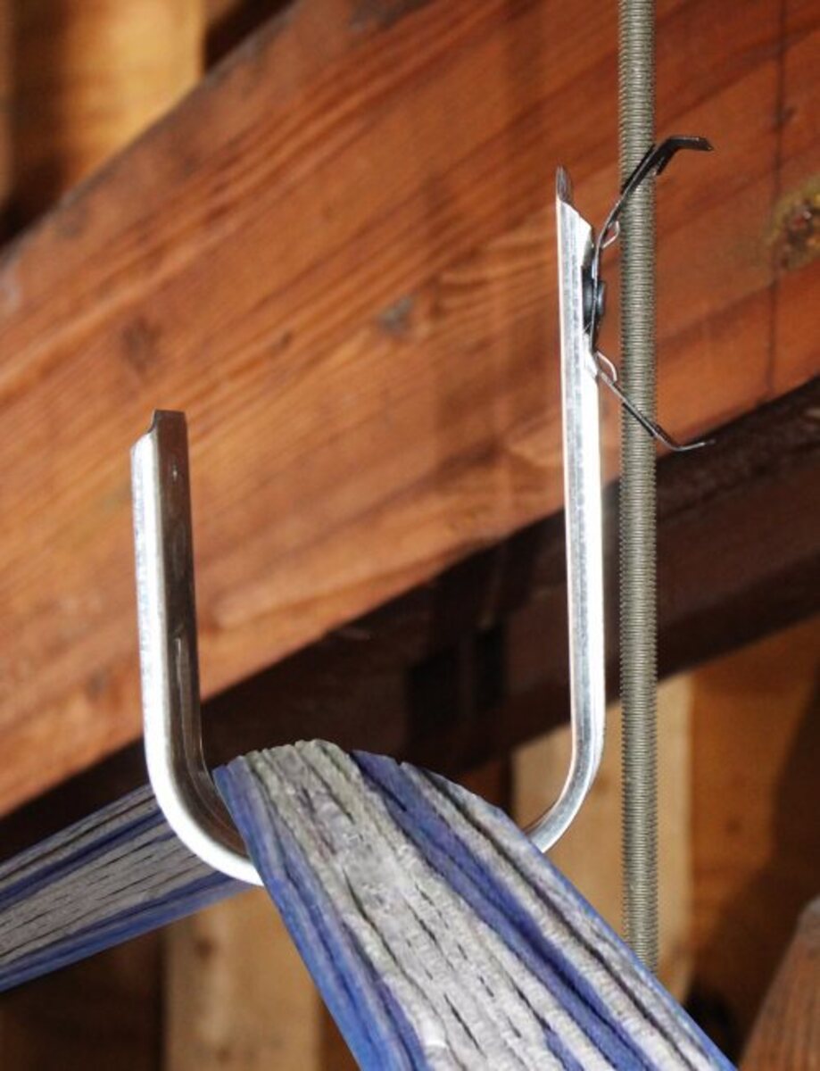 J CABLE SUPPORT HOOK W/ WING FOR #12 TO 1/ROD ATTACHMENT, 4", 25 PACK