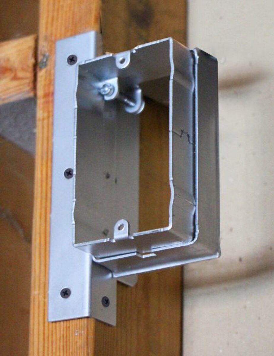 ONE GANG ADJUSTABLE DEPTH DEVICE BRACKET, RAISED 5/8" TO 1-1/4"