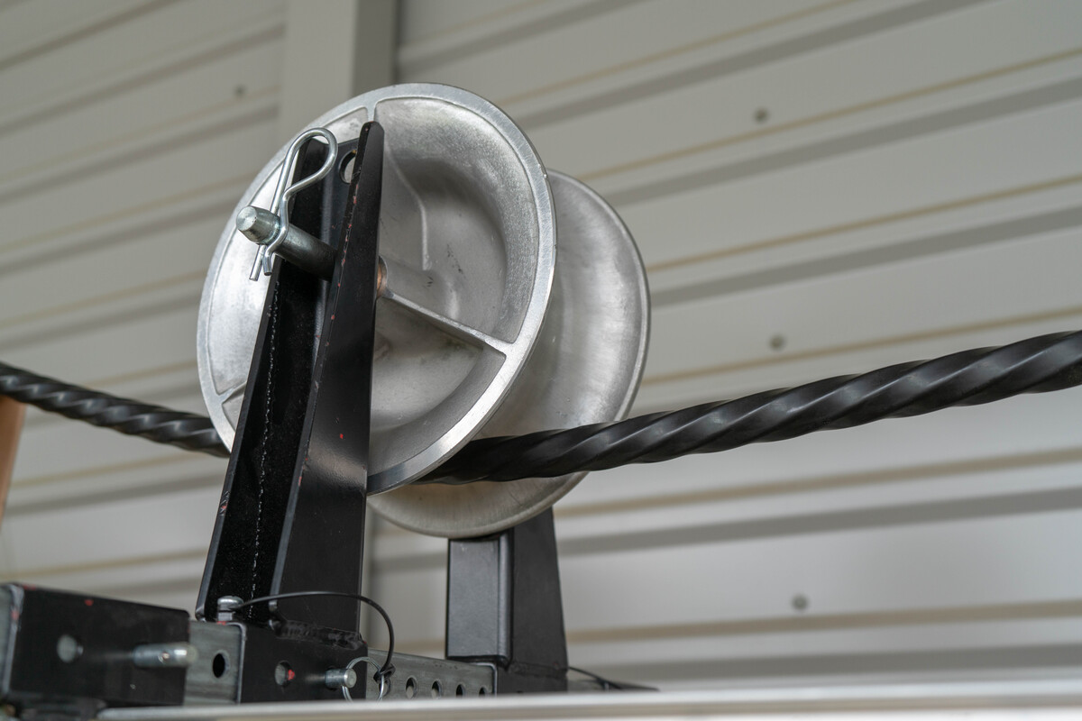 HB4A, INSIDE VERTICAL RISER ROLLER